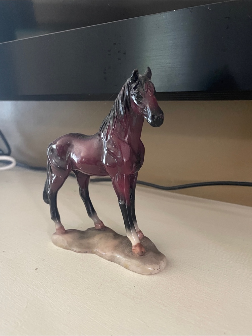 Small horse figurine decor